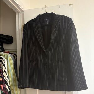 Jones Wear Charcoal Pinstripe Blazer